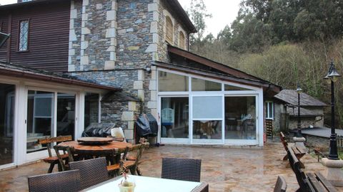 Terraza exterior, a la que dan el sal�n y la cocina principales