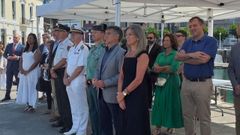 (A la izda), el portavoz del Gobierno local del Ayuntamiento de Gij�n, Jes�s Mart�nez Salvador (Foro), asiste a la entrega de banderas azules en el puerto deportivo gijon�s.