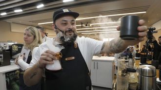 Iago Rivas, vinculado ao sector da hostaler�a, destaca como barista