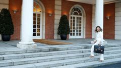 La ministra de Trabajo, Yolanda D�az a su llegada al palacio de la Moncloa para asistir al primer Consejo de Ministros .