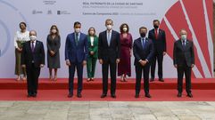El rey y Pedro S�nchez presidieron la reuni�n del Real Patronato el pasado d�a 25, a la que tambi�n asistieron varios ministros, Alberto N��ez Feijoo y Xos� S�nchez Bugallo. adem�s del rector de la USC y el arzobispo