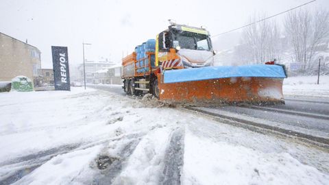 M�quina quitanieves en Pedrafita do Cebreiro