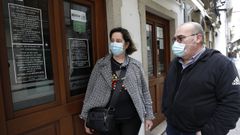 Paco Casanova y su mujer, Loli Dasilva, en O Rinc�n do Tronco, que lleva cerrado casi mes y medio