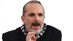 Bos� acusa al Gobierno.
El cantante culpa a S�nchez de colaborar con Bill Gates para insertar chips en humanos a trav�s de la vacuna del coronavirus.