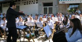 La Banda de Silleda tocar� hoy para cerrar los actos de homenaje tras la inauguraci�n en la plaza.