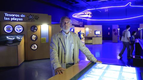 armesto.La sala Maremagnum es, junto a la sala Nautilus y el tanque de las focas, uno de los atractivos del museo cient�fico interactivo que abri� sus puertas en 1999 y que, hasta este verano, dirige Francisco Armesto.��No creo que el protagonista sea una especie concreta. Lo que hace especial al Aquarium es el conjunto, que no solo habla de peces�