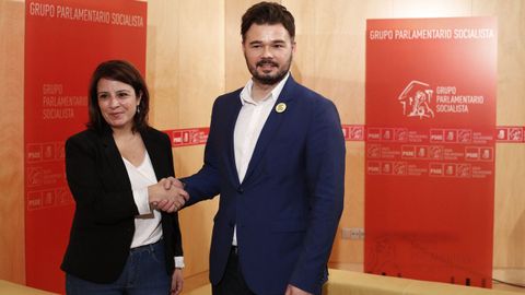 Foto de archivo de Adriana Lastra, vicesecretaria general del PSOE, y Gabriel Rufin, portavoz de ERC en el Congreso 