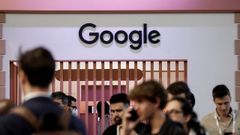 El logotipo de Google en una exhibici�n tecnol�gica en Par�s
