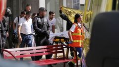 Los antidisturbios, entrando en el edificio donde se atrincher� un hombre en Barbad�s