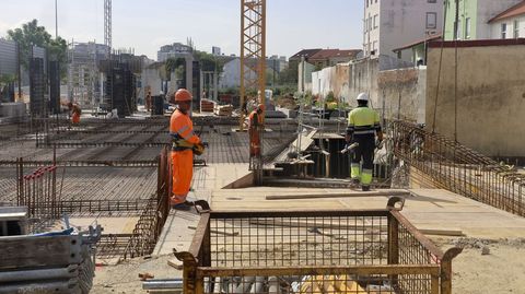 Construcci&oacute;n de uno de los nuevos edificios de viviendas de O Bert&oacute;n, en foto de archivo.