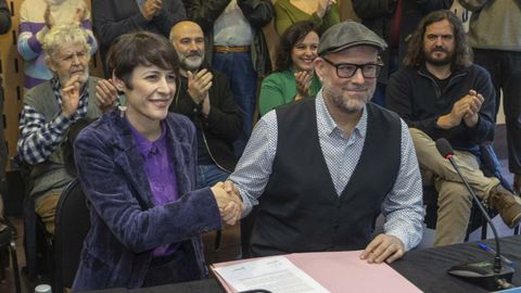 Ana Pontn y Martio Noriega, tras la firma del documento de colaboracin