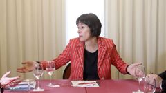 Ana Pont�n, candidata del BNG a la presidencia de la Xunta, en una reuni�n en Santiago con cargos municipales de su partido