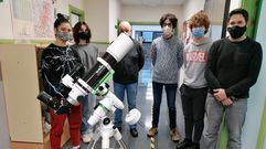 Los  telescopios adquiridos por el IES de Sar los �ltimos a�os gracias al premio Voz Natura se usan este curso en la nueva materia de Astronom�a