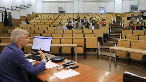 Una clase de la facultad de Derecho de la USC en el inicio de este curso