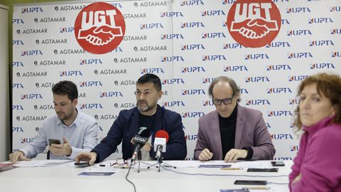 Crist�bal Medeiros (UGT), Eduardo Abad Sabar�s (UPTA) y Jes�s Di�guez (Agtamar) presentaron el congreso en Vilagarc�a