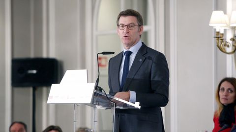 Feijoo da un nuevo paso en Madrid como hombre fuerte del PP