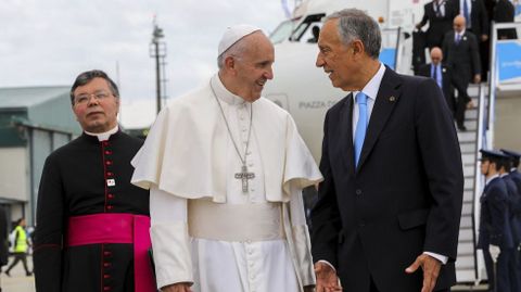 El papa Francisco conversa con el presidente portugus, Marcelo Rebelo de Sousa