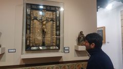 Crucifijo de bronce de Guglielmo della Porta expuesto en el Museo de Arte Sacro