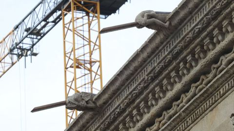 Los t&eacute;cnicos creen que las lanzas de cobre de las g&aacute;rgolas ir&aacute;n perdiendo su brillo con el tiempo y ganar&aacute;n discreci&oacute;n.