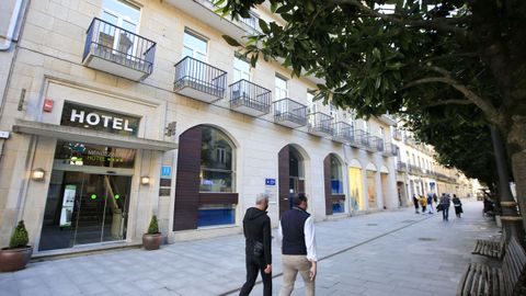 Fachada del hotel Méndez Núñez, en el centro de Lugo