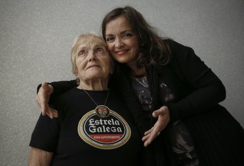 Stella y su madre Estrella paran en Oleiros, pero realizan mltiples visitas a la Costa da Morte. 