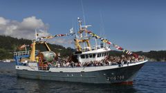 Imagen de archivo del Pino Montero, que port� la imagen de la Virgen del Carmen en la procesi�n mar�tima de las patronales de Celeiro en el 2016