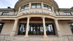 La oficina de turismo se encuentra en el interior del edificio consistorial
