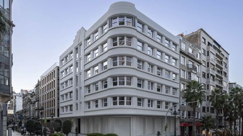 Edificio de Francisco Castro, ubicado en Marqués de Valladares y Colón, recostruido por Jesús Irisarri y Guadalupe Piñera