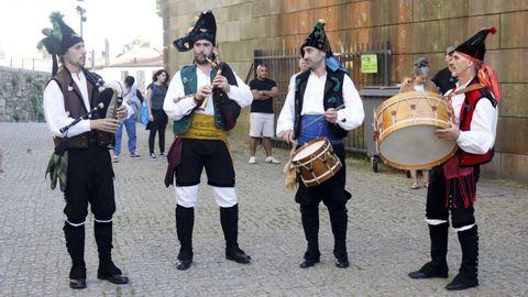 Las ruadas estuvieron a cargo de Os Enxebres de San Lázaro y Os Viqueiras de Ordes