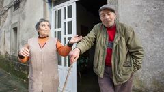 Generosa y Miguel, en su casa de Xermar