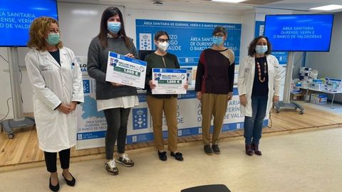 Mnica Gonzlez y Martina Fernndez recogieron el primer premio por sus respectivos proyectos