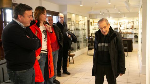 Valent�n Gonz�lez Formoso con L�pez Ferro en el Museo Monte Caxado.