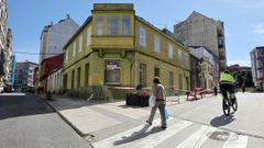 El edificio ya estaba vallado por unos desprendimientos previos.