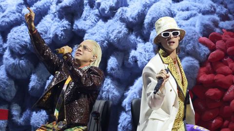 Actuaci�n de Ca7triel y Paco Amoroso