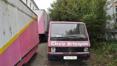 Nueve im�genes de los restos del Circo Arlequ�n en el antiguo cuartel