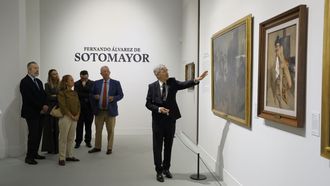 Javier Bar�n, comisario de la exposici�n y jefe de la colecci�n de pintura del siglo XIX del Museo del Prado, ante un cuadro de la primera etapa de Sotomayor, en la exposici�n que se inaugura este viernes en la Fundaci�n Barri� de A Coru�a