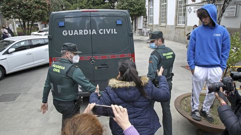 A la llegada y a la salida de Jos Eirn, acusado del crimen de Jssica Mndez, a los juzgados de Caldas se vivieron momentos de mucha tensin