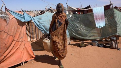 Una mujer desplazada por los enfrentamientos en Sudn.