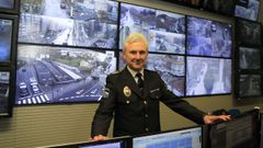 Silva, en la sala de control de tr�fico que tienen en la jefatura de la polic�a compostelana