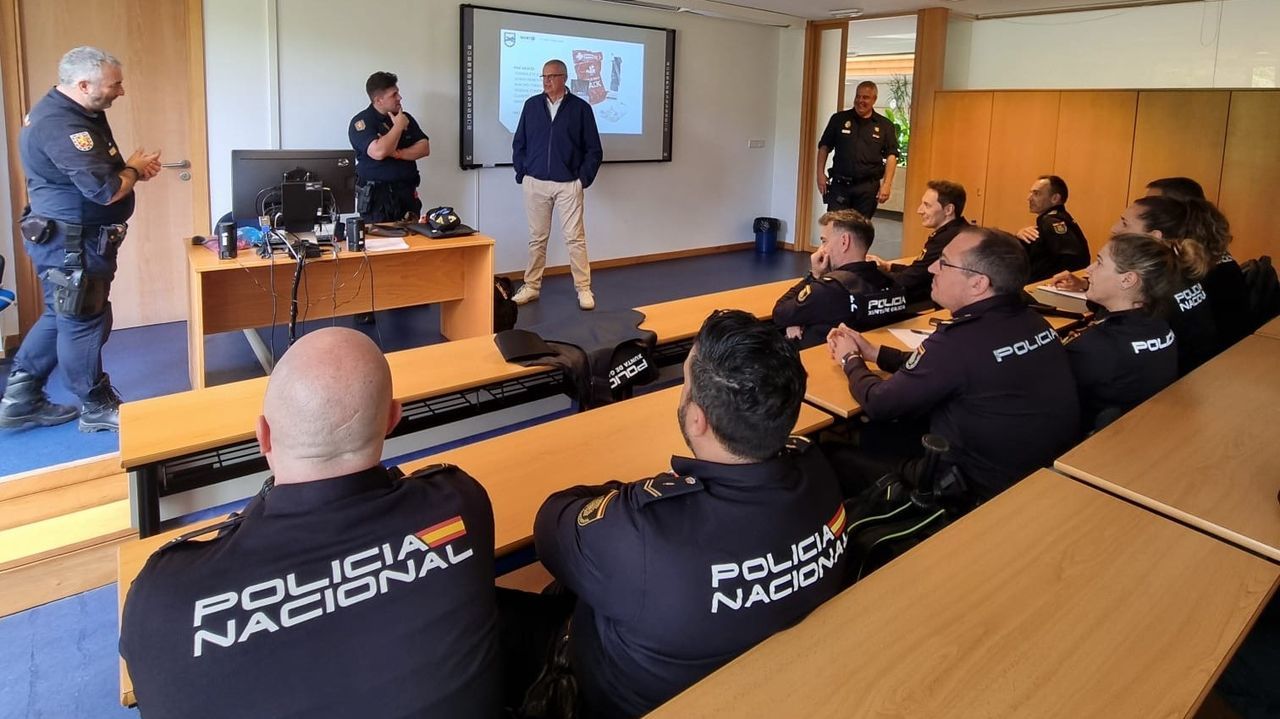 Curso sobre instrucción táctica sanitaria en la Agasp de A Estrada
