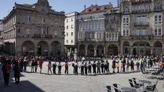 D� da Poes�a en Ourense con casi 400 alumnos en la Praza Maior y las escalinatas de Santa Mar�a Nai