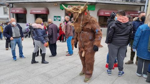 Desfile de entroido en Vilario de Conso