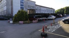 Uno de los aparcamientos que rodean el hospital Gil Casares de Santiago, en el recinto del CHUS