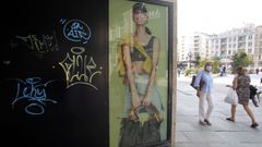 Una marea de pintadas inunda Vilagarc�a