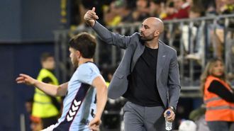 Claudio Gir�ldez, en presencia de Sergio Carreira, durante el Villarreal-Celta.