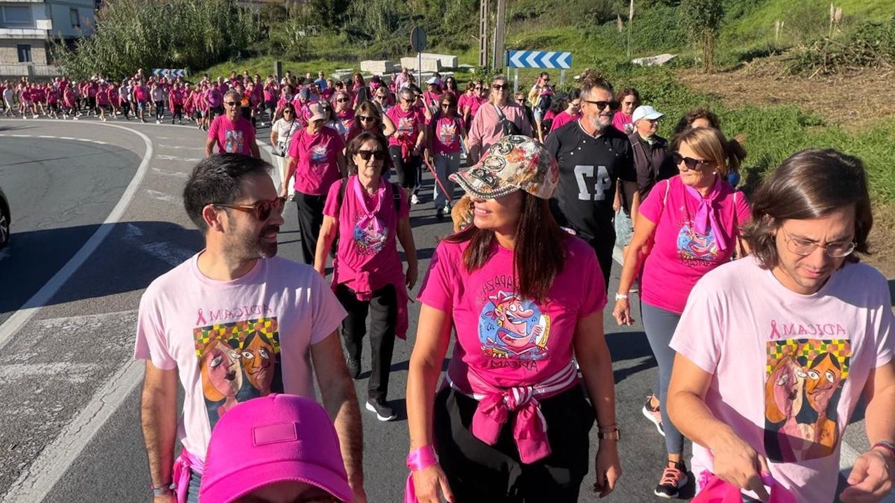 Más de 4.000 personas marchan unidas contra el cáncer en O Morrazo