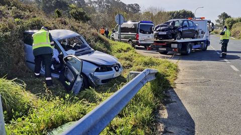 El coche de la vctima, en primer plano, y el del hombre que choc con ella y que ahora est detenido, al fondo de la imagen. 