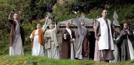 Los vecinos que interpretaban a los ap�stoles soltaron palomas cuando descubrieron que Cristo hab�a resucitado.