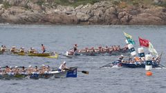 La trainera de Ares, completando una virada en la primera jornada de la Bandeira Cidade da Coru�a