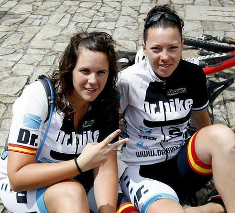 Isabel Molinero y Mar�a Jos� Zarza.